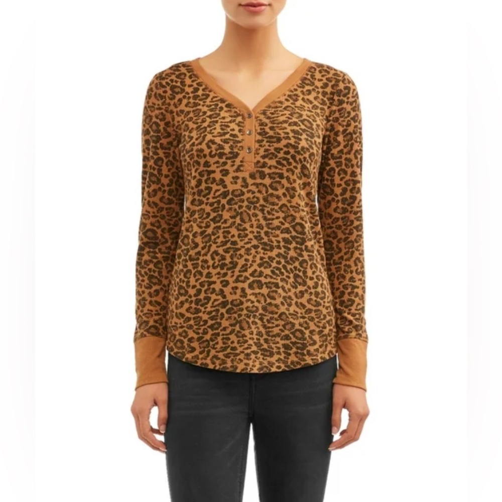 Time and Tru Leopard Thermal Henley Long Sleeve Top